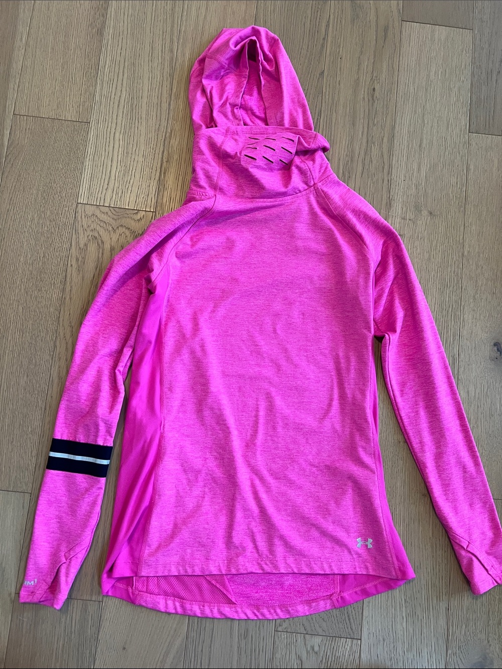 Under Armour size small. Womens top